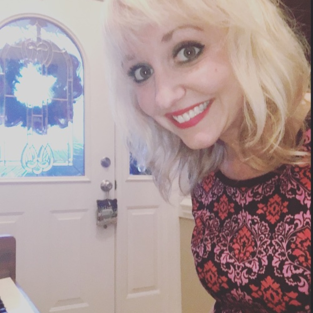 Meet your Posher, Elizabeth